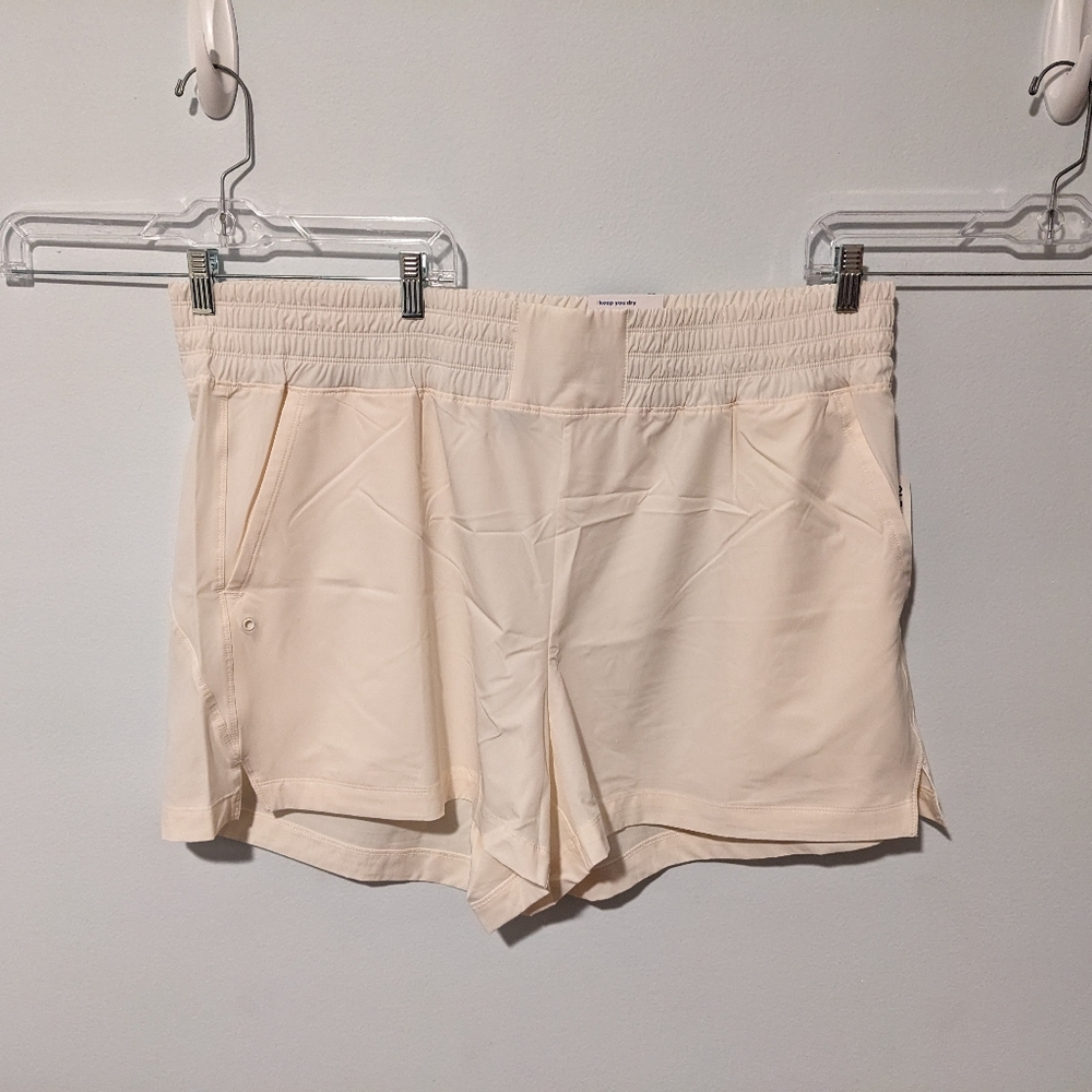 NWT Old Navy White High-Waisted StretchTech Shorts 4-inch Inseam Size 2X